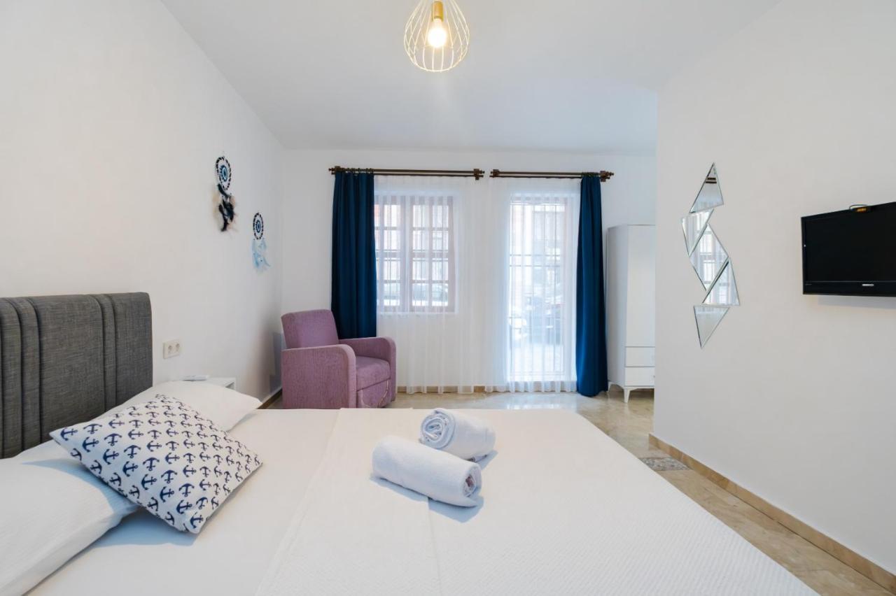 Mel Town Bed & Breakfast Анталия Екстериор снимка