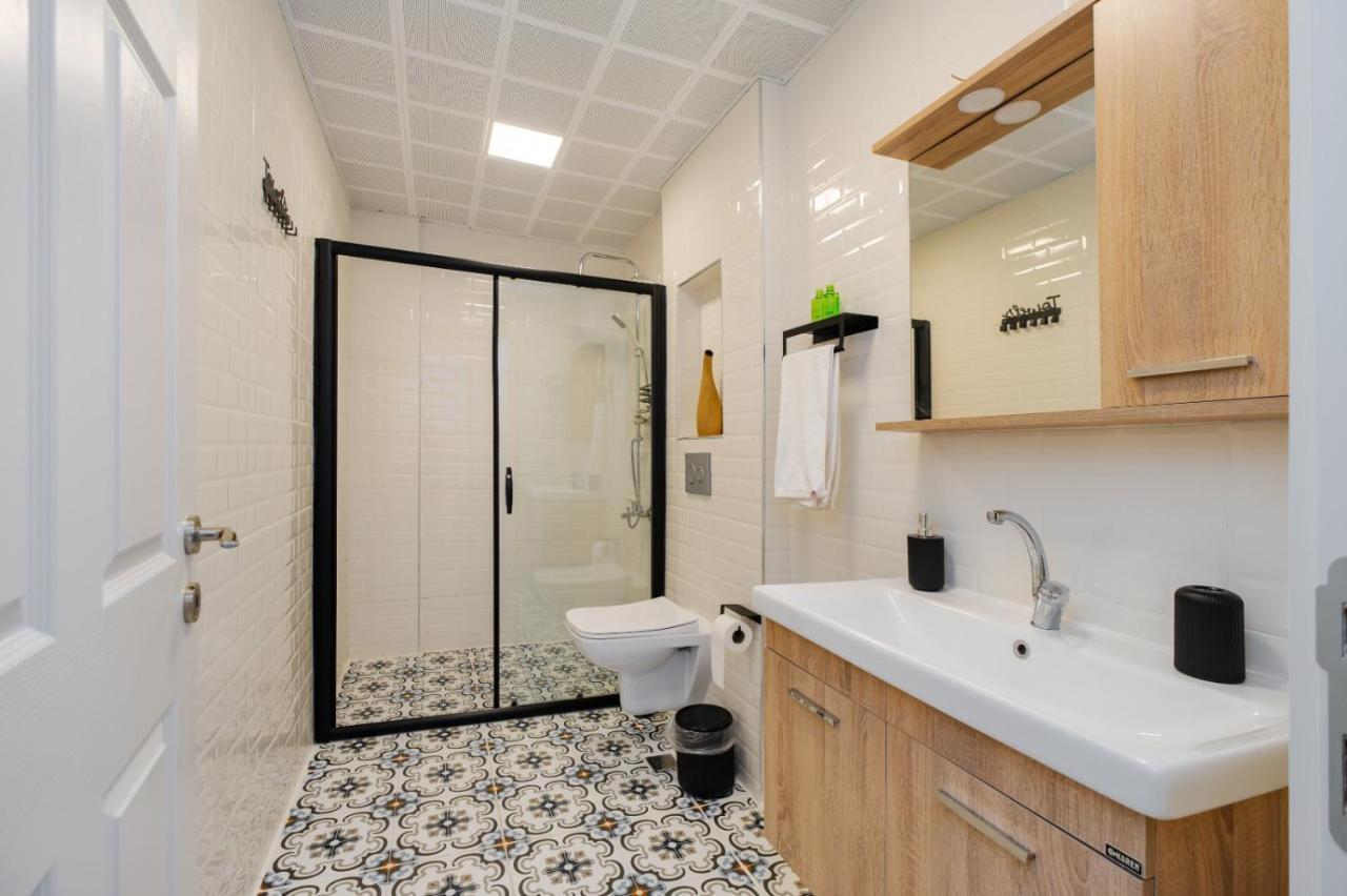 Mel Town Bed & Breakfast Анталия Екстериор снимка